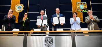 CIUDAD DE MÉXICO. 05JUNIO2024.- Con el fin de unir esfuerzos y emprender iniciativas, estrategias y políticas en favor de la sostenibilidad del desarrollo a escalas regional y nacional, así como institucionalmente al interior, la Universidad Nacional Autónoma de México (UNAM) y la Universidad Autónoma Metropolitana (UAM) formalizaron la Alianza Universitaria por la Sostenibilidad. El rector de la UNAM, Leonardo Lomelí Vanegas, y el rector General de la UAM, José Antonio de los Reyes Heredia, firmaron un convenio de colaboración para instituir esta Alianza, en el marco del Día Mundial del Medio Ambiente.
FOTO: UNAM/CUARTOSCURO.COM