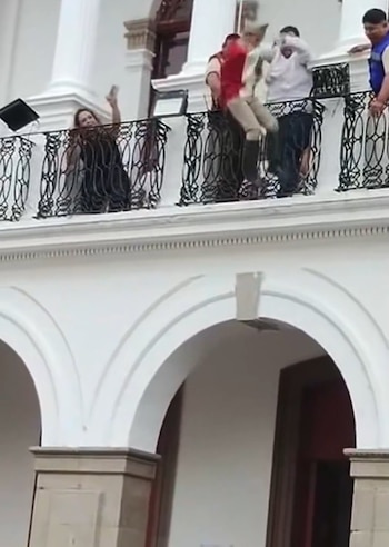 Niño recrea a Juan Escutia en Jalisco (Redes sociales)
