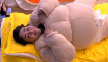 Yina Calderón tuvo que cumplir