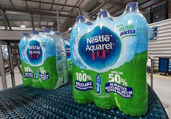 08/07/2020 Nuevo envase de Nestlé Aquarel 100% reciclable con un 50% de plástico ya reciclado.
POLITICA
NESTLÉ AQUAREL