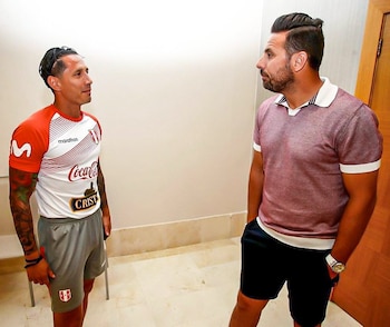 Gianluca Lapadula y Claudio Pizarro