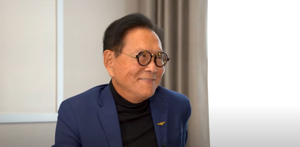 La filosofía de inversión de Robert Kiyosaki sostiene que la deuda en bienes raíces funciona como una herramienta si está respaldada por activos reales y los bancos siguen prestando