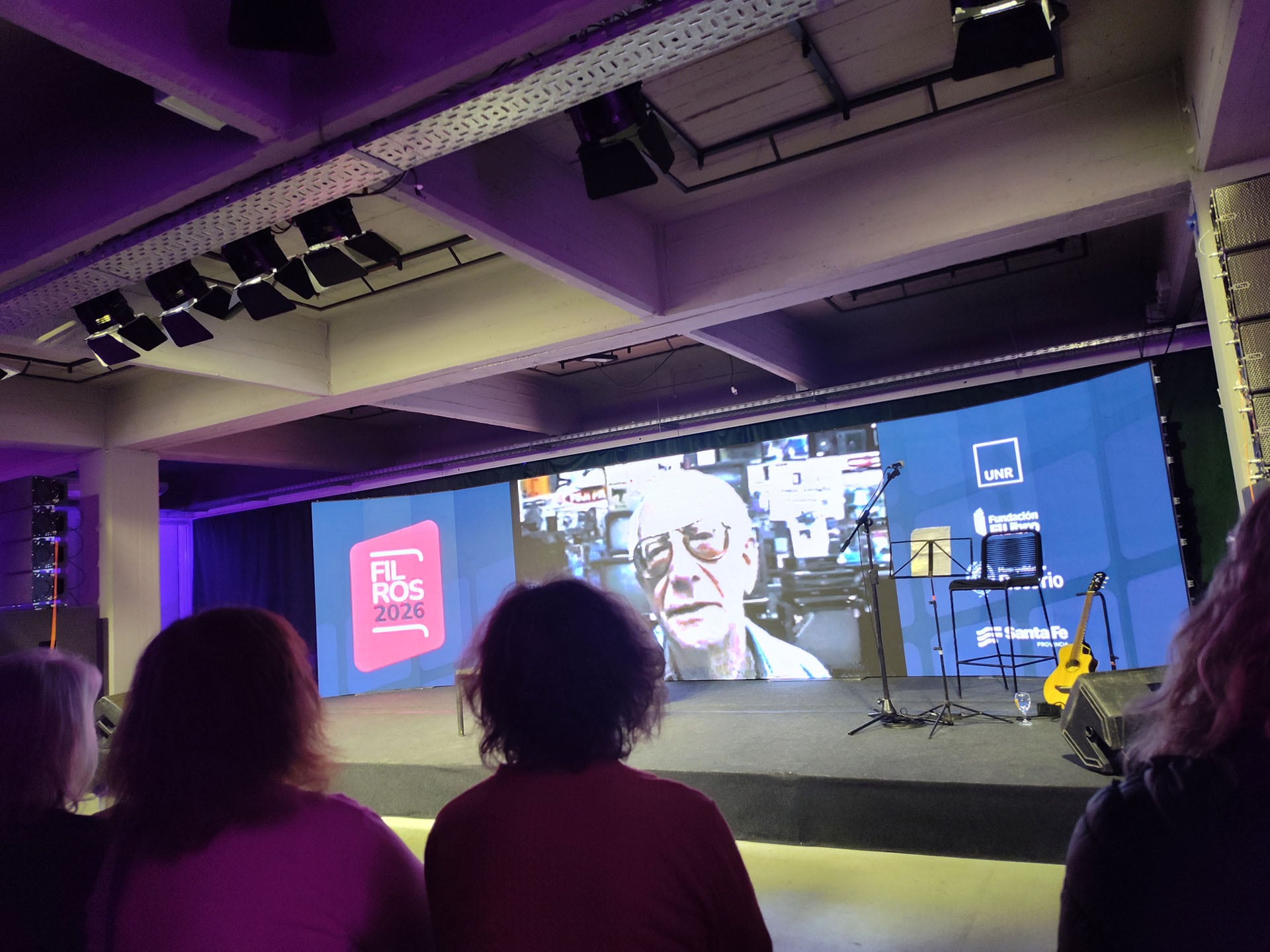 El video que por casualidad conservó la voz y la imagen del padre de Reynaldo Sietecase. (Feria del LIbro de Rosario)