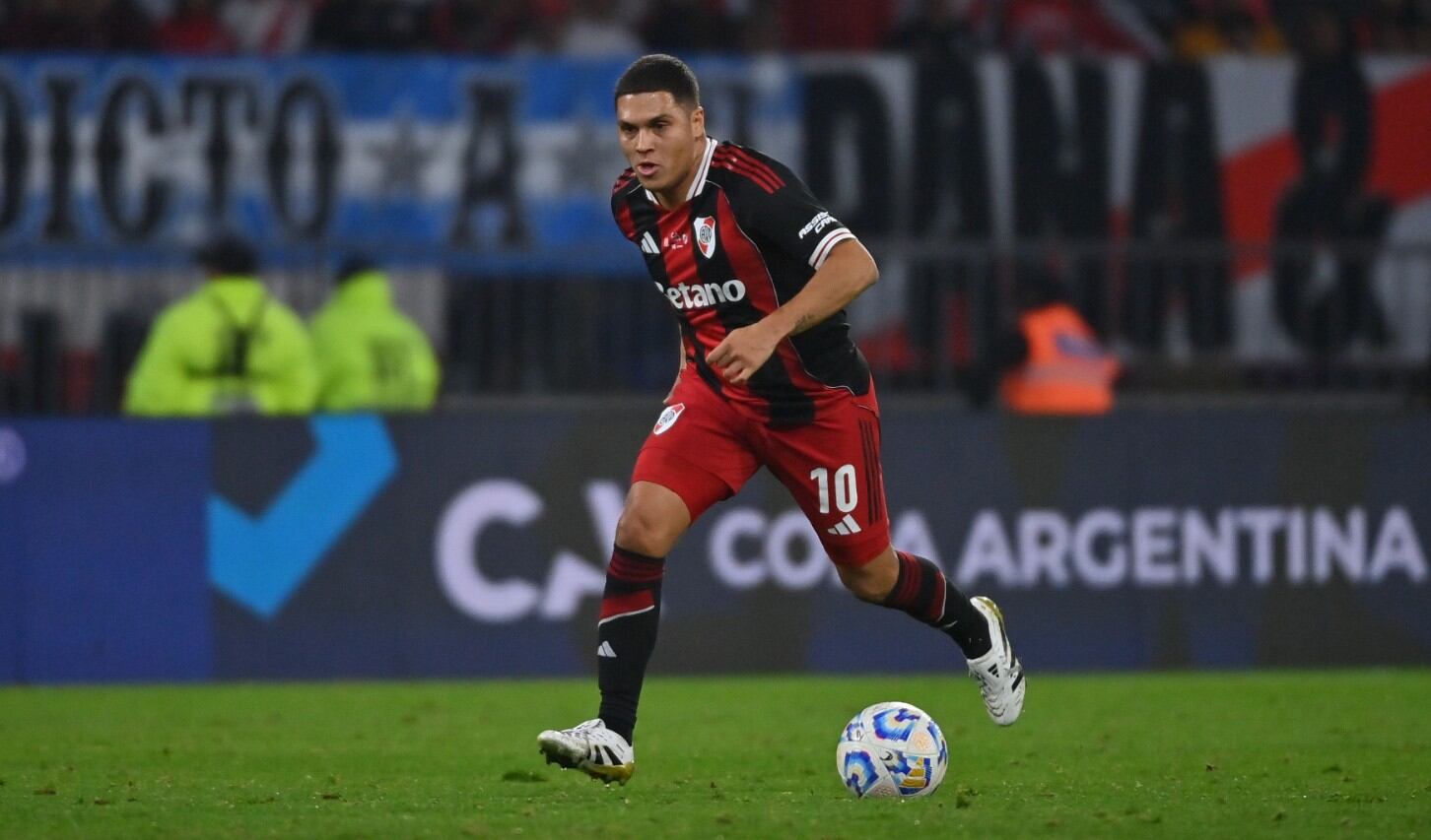 Juan Fernando Quintero suma siete partidos con River en 2025, haciendo solo una asistencia por ahora - crédito River Plate