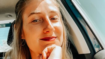 Martina Gonella yendo al hospital