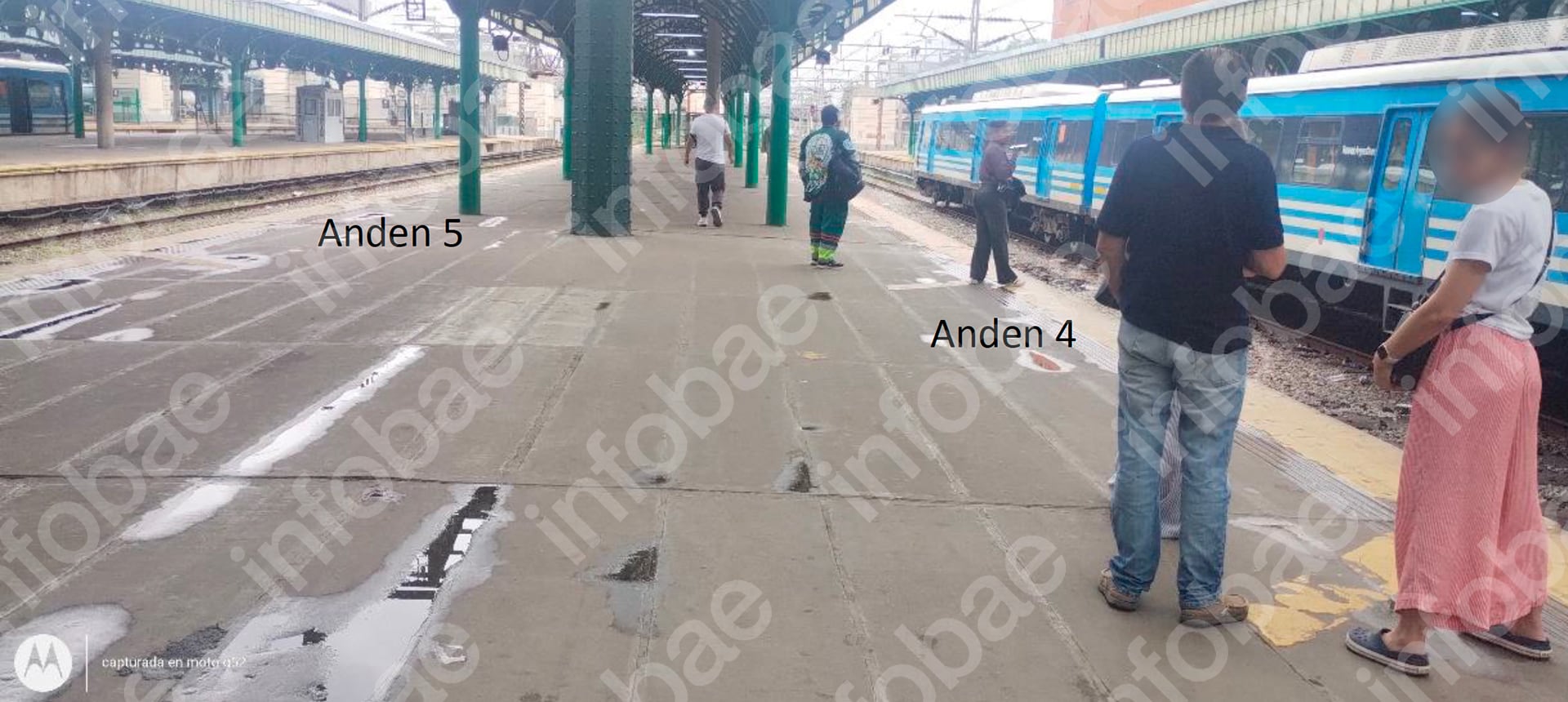 La reclamante sostuvo que sufrió lesiones al caer cuando una multitud la empujó al subir a un tren en la estación Constitución el 6 de marzo de 2020. Imagen del informe pericial (Poder Judicial)