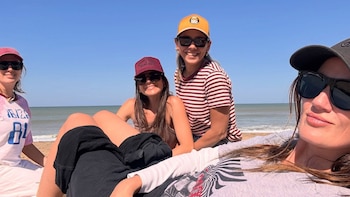Paula Chaves se refugió en sus amigas y viajó a Mar del Plata para unas minivacaciones
