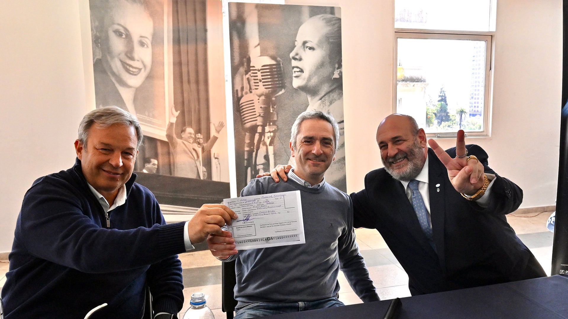 Cúneo se afilió al PJ bonaerense. En la foto, junto a Cascallares y