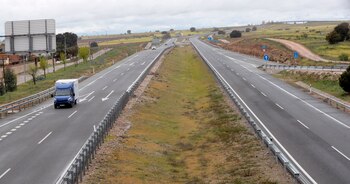 - Pocos coches circulan por