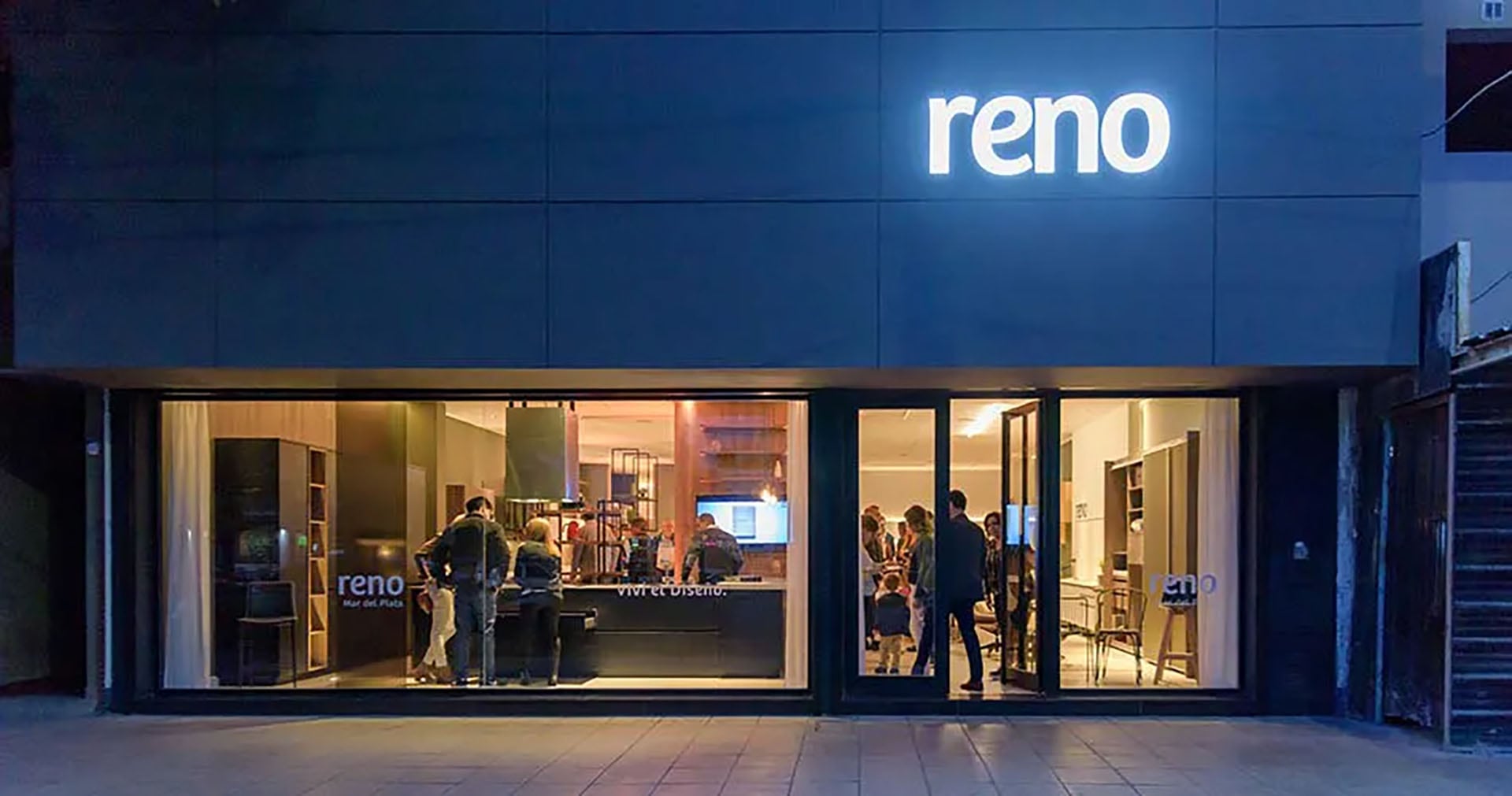 Fundada en los años 50, Reno mantiene más de seis décadas de trayectoria en el diseño y fabricación de muebles a medida