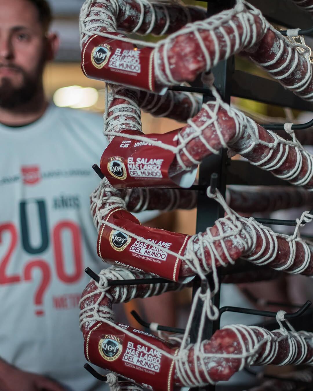 El salame con Denominación de Origen de Tandil deberá superar los 469,18 metros alcanzados por San Andrés de Giles (@festivalchacinar)
