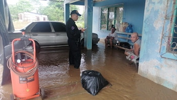 La Onda Tropical N.º 32 golpea a Costa Rica y deja a la escuela La Colina bajo el agua