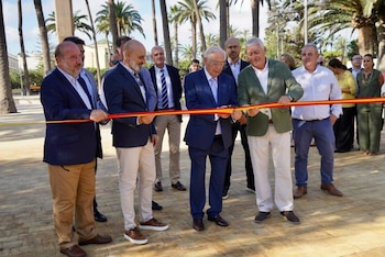 13/10/2026 Imbroda llama a recibir masivamente a los Reyes: "Esta visita será un antes y después para Melilla".
El presidente de la Ciudad Autónoma de Melilla, Juan José Imbroda (PP), ha hecho este martes un llamamiento a todos los melillenses para que este miércoles 14 de octubre salgan masivamente a las calles y participen en la recepción a Sus Majestades los Reyes de España, Felipe VI y Letizia, durante su visita a la ciudad autónoma.
SOCIEDAD ESPAÑA EUROPA MELILLA AUTONOMÍAS
GOBIERNO DE MELILLA