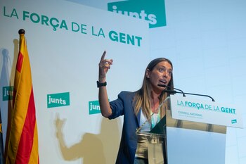 La portavoz en el Congreso de JXCAT, Miriam Nogueras, interviene en el consejo nacional que celebra el partido en Mataró este sábado. EFE/Marta Pérez