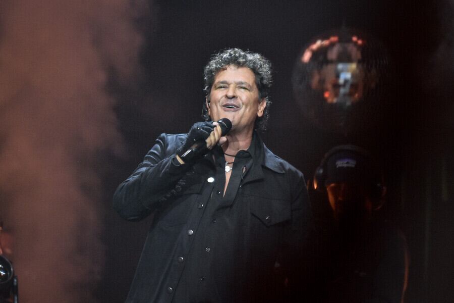 Así fue la segunda noche de conciertos de Carlos Vives en Bogotá en medio de su Tour al sol: propuesta de matrimonio, dedicatorias y más