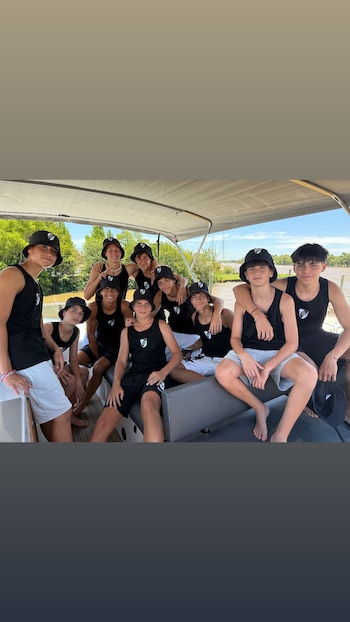 Los amigos invitados al cumpleaños