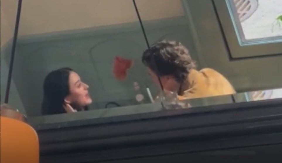 Video obtenido por TMZ donde se ve a Justin Trudeau y Katy Perry comiendo y conversando juntos (Foto: Captura/TMZ)