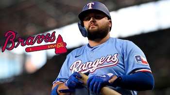 El mexicano Rowdy Téllez firmó