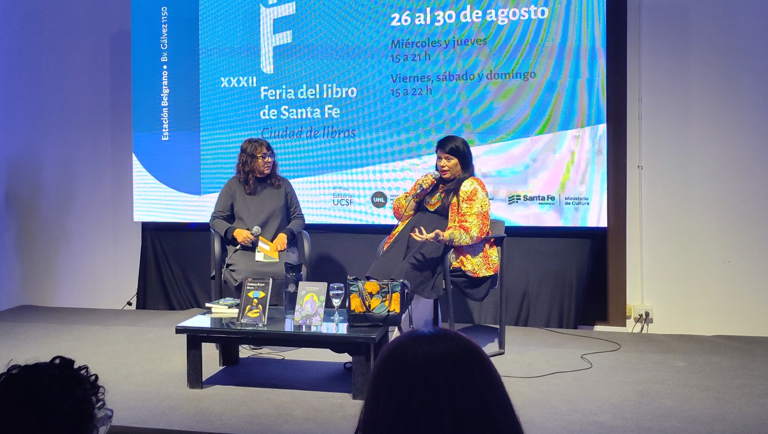 Dolores Reyes tuvo un intenso encuentro con su público en la Feria del Libro de Santa Fe.