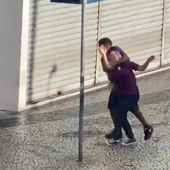 La rehén era una empleada