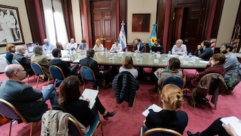 Los infectólogos, epidemiólogos y médicos