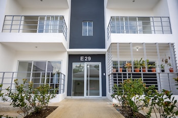 Cada vivienda cuenta con tres habitaciones, dos baños, sala, comedor, cocina, balcón, área de lavado y estacionamiento. (Foto cortesía Presidencia de la República Dominicana)