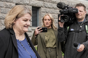 La jueza electa Hannah Dugan enfrenta en Milwaukee una sentencia que podría derivar en hasta cinco años de prisión por obstrucción de un proceso federal (AP/Andy Manis, Archivo)