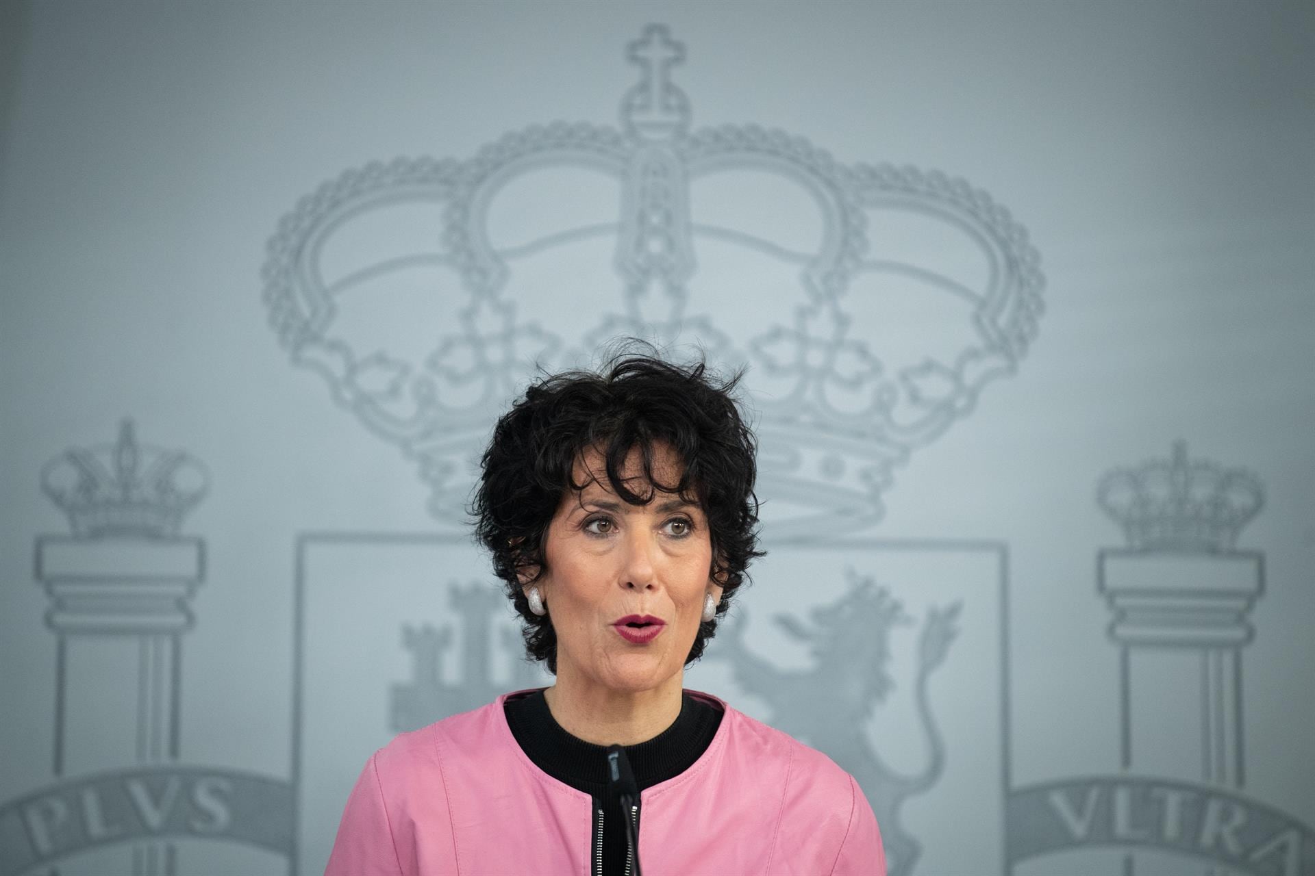 Elma Saiz acusa a Feijóo de esconder "privatización y recortes" tras su propuesta sobre pensiones