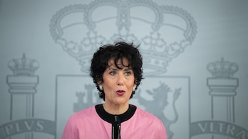 Elma Saiz acusa a Feijóo de esconder "privatización y recortes" tras su propuesta sobre pensiones
