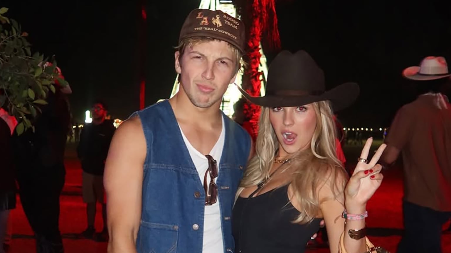 Liam Lawson y Hannah St. John, una pareja que lleva años y ahora causó furor en la F1