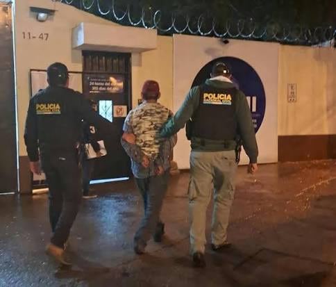 El vocero César Mateo afirmó que las denuncias de las víctimas permitieron activar la investigación y pidió a otras posibles afectadas denunciar delitos sexuales. (PNC de Guatemala)
