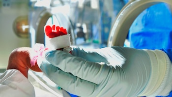 Otro niño muerto tras esperar autorización de la Nueva EPS: el bebé Isaías David, con patología cardíaca, falleció en Cartagena después de varios retrazos en una cirugía vital