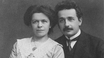 Mileva Maric junto a Albert Einstein, con quien estuvo casada. Ambos eran científicos.