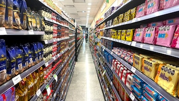 Otra cadena de supermercados se vuelca al formato de cercanía en medio de una fuerte caída del consumo