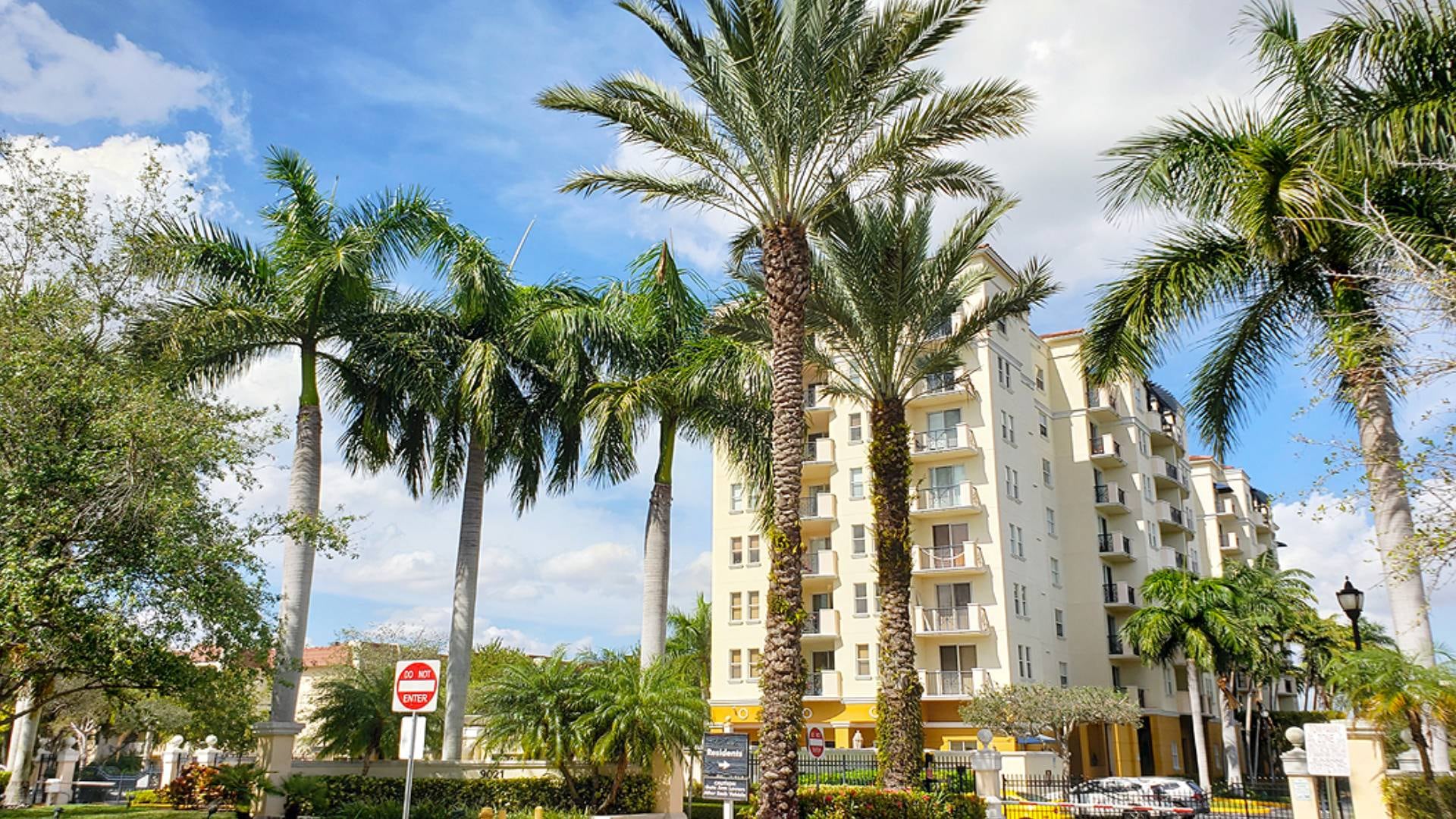 El flujo de compradores colombianos de alto poder adquisitivo impulsa la demanda de viviendas de lujo en el sur de Florida (The Grande Condo Kendall )
