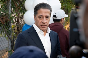 El despacho de Alberto Carvalho en Los Ángeles queda vacío tras su abrupta renuncia, cerrando uno de los ciclos más cortos y controvertidos en la historia reciente del distrito escolar (REUTERS/David Ryder)