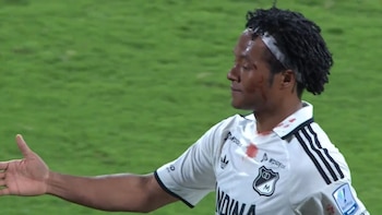 Juan Guillermo Cuadrado salió con sangre en el rostro y la camiseta en su debut con Millonarios en el Atanasio Girardot