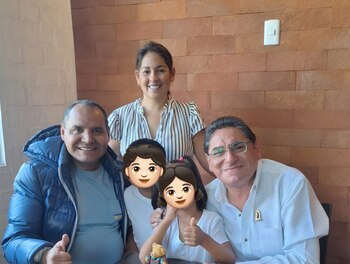 Arturo y Carlos Álvarez sellan