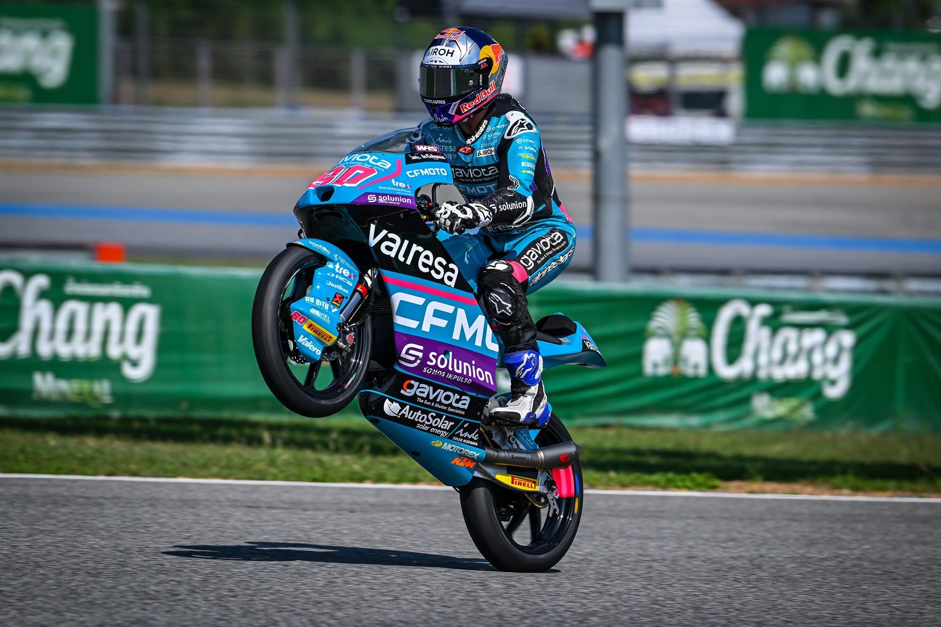 El colombiano afronta su segunda temporada en Moto2, donde marcha cuarto en el campeonato mientras prepara el salto a la categoría reina del motociclismo en 2027 - crédito Europa Press