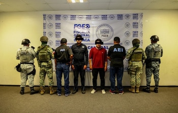 Arrestan al Director de la Policía de Santa María Atzompa, Oaxaca, por venta ilegal de arma