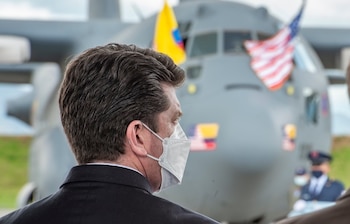 22-09-2021 El ministro de Defensa, Diego Molano, junto con la aeronave Hércules C-130 donada por Estados Unidos
POLITICA
TWITTER DIEGO MOLANO