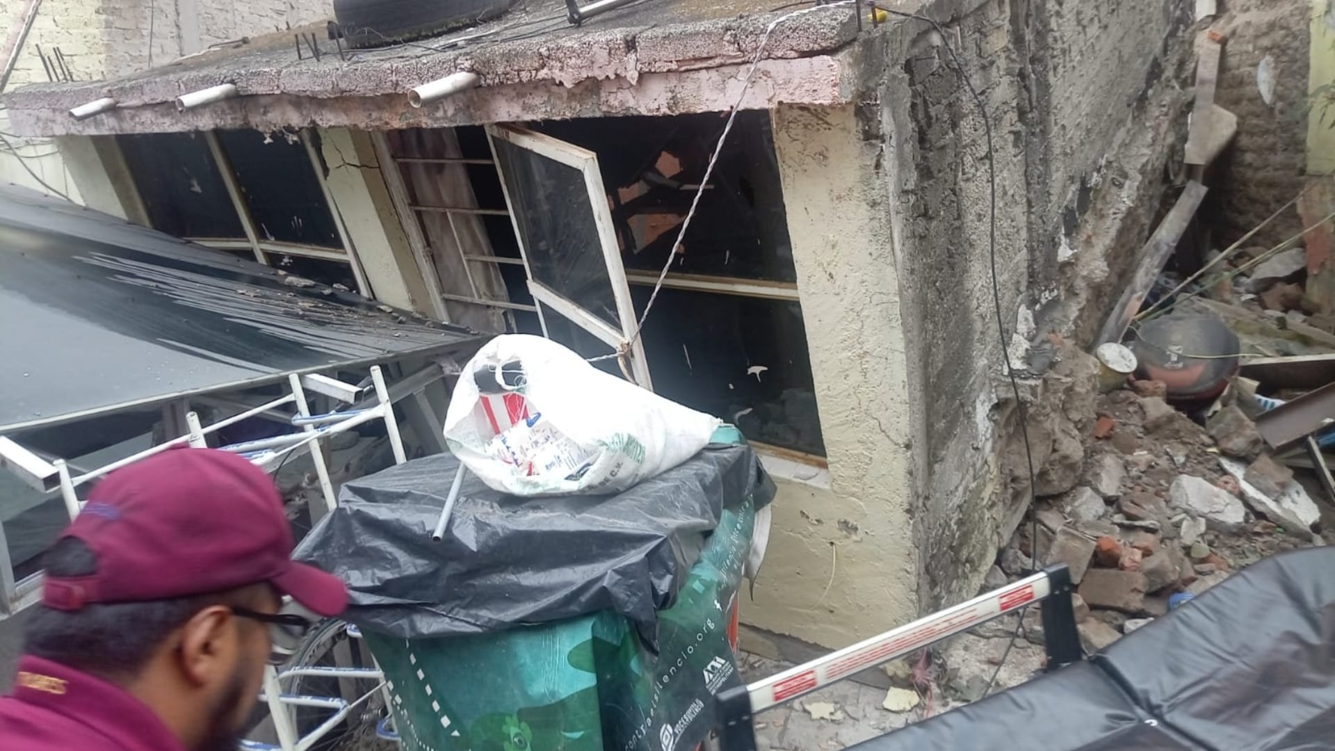 Colapsa casa en la colonia Morelos: cuerpos de emergencia de la CDMX, hay dos lesionados