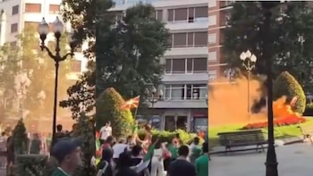 Disturbios en País Vasco en final del Mundial: unos encapuchados queman banderas de España en el pueblo de Oyarzabal y manifestantes intentan boicoter la pantalla gigante del PP en Bilbao