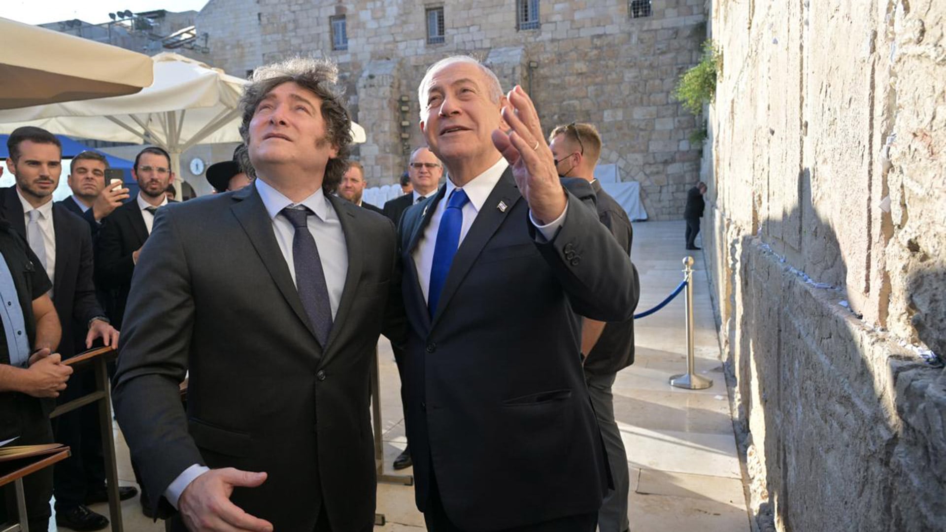 Javier Milei en el Muro de los Lamentos,con Benjamín Netanyahu