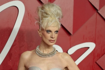 Kristen McMenamy redefine la belleza en la moda al destacar su autenticidad y abrazar la diferencia como rasgo distintivo de su carrera (REUTERS/Maja Smiejkowska)