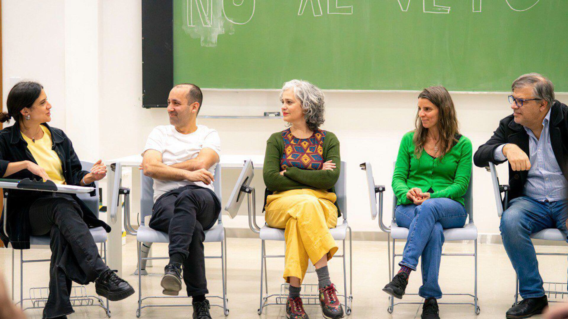 itai Hagman junto a Lucía Campora y Ana Arias. Los tres representan a Fuerza Patria en la elección del 26 de octubre