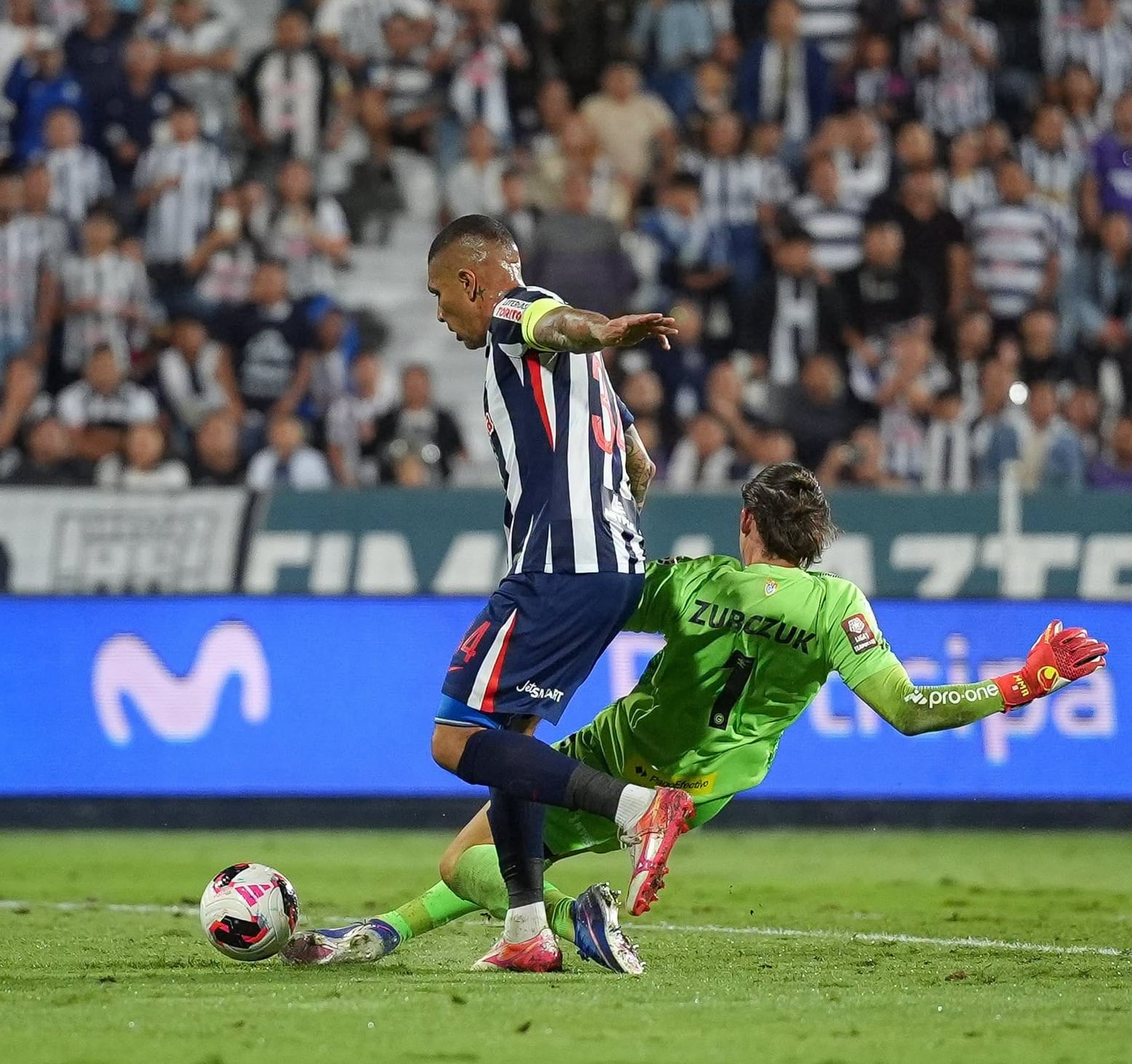 Paolo Guerrero tuvo un discreto rendimiento en el Alianza Lima vs Deportivo Garcilaso, y fue cambiado en el entretiempo. - créditos: Liga 1