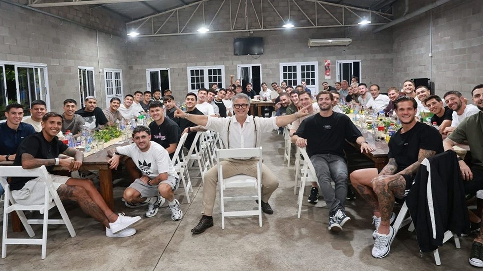 La cena especial que vivió Racing junto a Donato de Santis y Francella en la previa al partido con River Plate