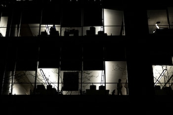 Mientras las mujeres sumaron casi 870.000 puestos en doce meses, los hombres perdieron cerca de 1,5 millones, una divergencia sin registro previo en la historia laboral del país (REUTERS/Carlos Barria/File Photo)