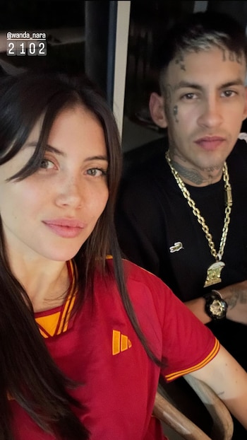 La selfie que compartió L-Gante